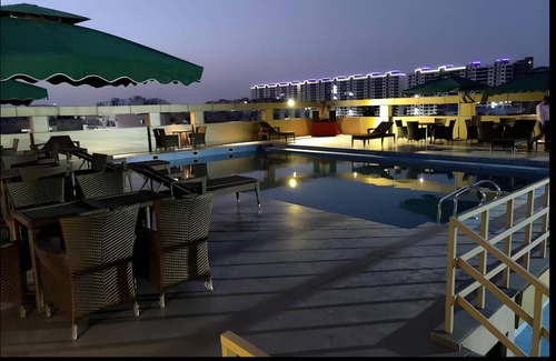 Zirakpur Hotel | 13 m² Hotel ∙ 4 guests
