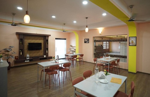 Siliguri Hotel | 150 m² Hotel ∙ 3 guests