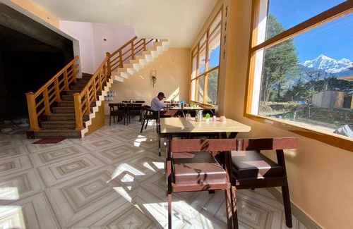 Munsyari Hotel | 17 m² Hotel ∙ 3 guests