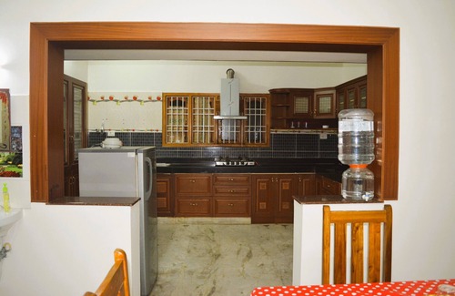 Allapakkam Villa | 2-bedroom Villa/ Apartment/Homestay in Chennai with WiFi, AC and Kitchen!
