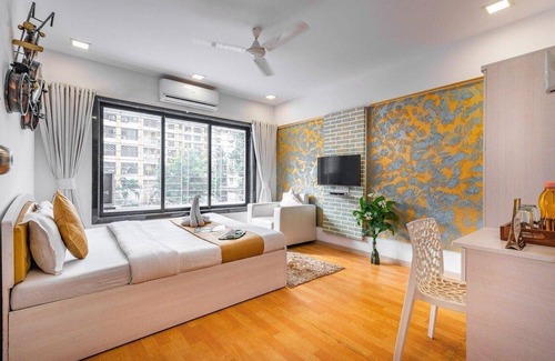 Kandivali East House | 200 m² House ∙ 1 bedroom ∙ 3 guests