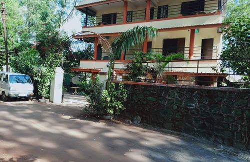 Panchgani House | 200 m² House ∙ 4 bedrooms ∙ 14 guests