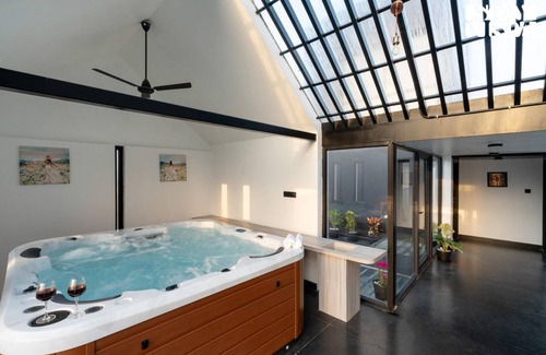 Suntikoppa Villa | 279 m² Villa ∙ 3 bedrooms ∙ 9 guests