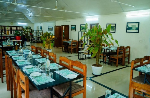 Thanneermukkom Hotel | 30 m² Hotel ∙ 2 guests