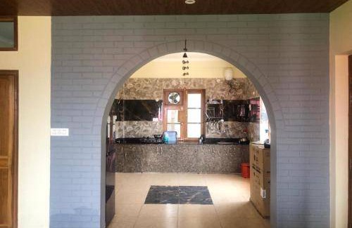 Tehri Range Hotel | 300 m² Hotel ∙ 5 bedrooms ∙ 12 guests