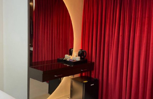 Mira Road East Hotel | 310 m² Hotel ∙ 3 guests