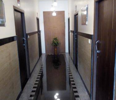 Gandhipuram Hotel | 33 m² Hotel ∙ 6 guests