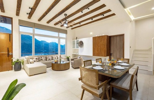 Bhimtal House | 409 m² House ∙ 6 bedrooms ∙ 16 guests