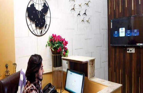 Rohtak Hotel | 425 m² Hotel ∙ 2 guests