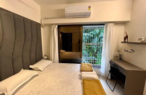 Kandivali East Apartment | 450 m² Apartment ∙ 1 bedroom ∙ 4 guests