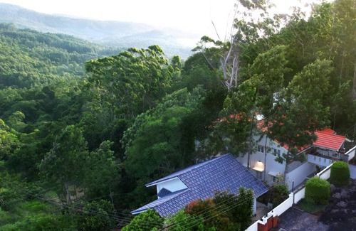 Yercaud House | 689 m² Bungalow ∙ 3 bedrooms ∙ 17 guests