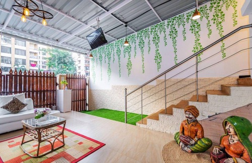 Borivali East House | 800 m² Bungalow ∙ 3 bedrooms ∙ 9 guests
