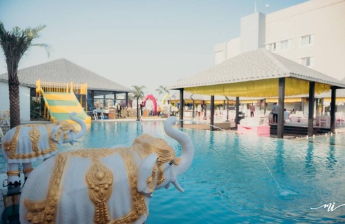 Raipur Hotel | 950 m² Hotel ∙ 2 guests