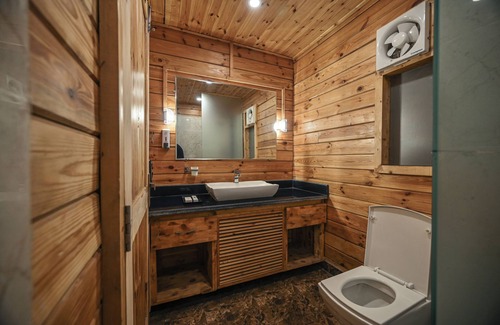 Lansdowne Hostel | Aavaas Hill Resort