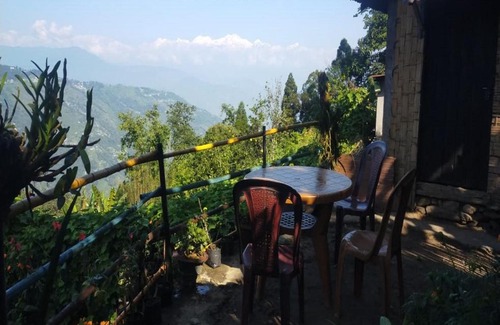 Lebong and Mineral Spring Tea Garden House | Ahans Homestay by StayApart
