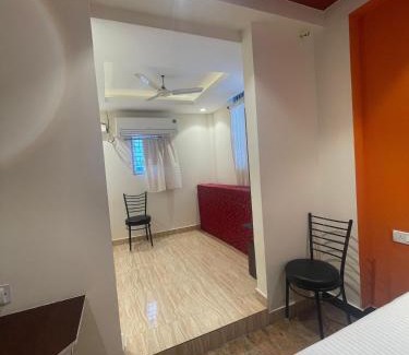 Kanchipuram Hotel | AKG Lodge