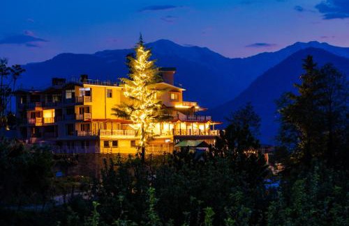 Manali Hotel | Anand Vardhan Resorts