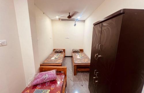 Saidapet Hostel | Apex Inn Mens PG - Hostel