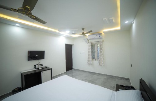 Pondicherry Beach Hotel | AV Home Stay