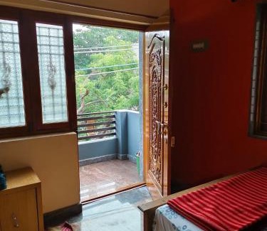 Kamalapur House | Backpacking hampi