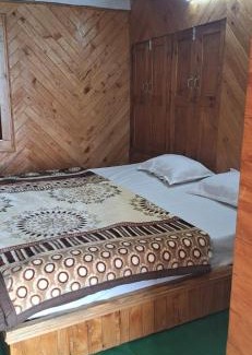 Banjar House | Blissful Heavan Tirthan