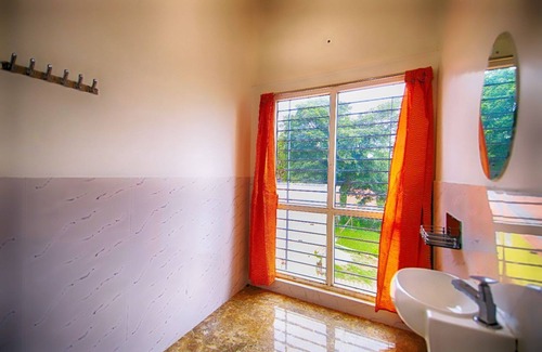 Yercaud Hotel | BLUEBELL HOLIDAY INN