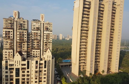 Lokhandwala Complex Apartment | Bolllywood Apartment - Beautiful, Cosy , Safe and Secure