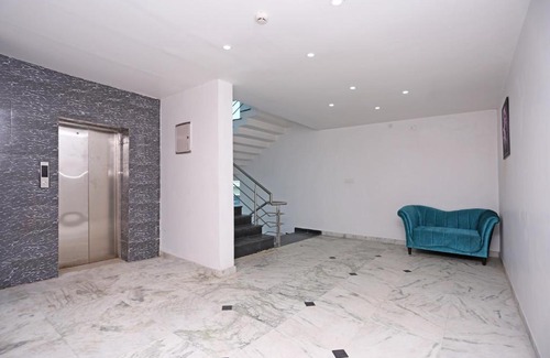 Gomti Nagar Hotel | Capital O 10060 Hotel The Leaf