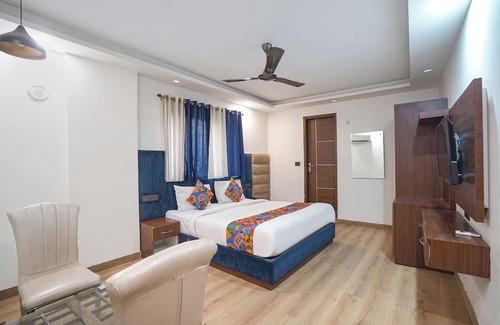 Kalkaji Hotel | Fabhotel Golden Eye Inn