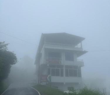 Lansdowne Hotel | Green Valley Hotel