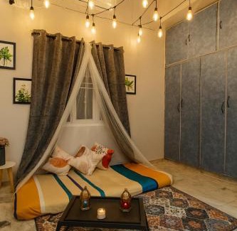 Banjara Hills Apartment | Hidden Gem - Fully Furnished 1BHK with Café Lights & Canopy, AC & Fast Wifi
