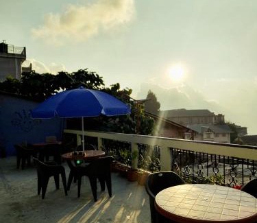 Darjeeling Hostel | Hidden Monkey Backpackers, Railway Station, Darjeeling