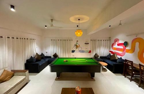 Yerawada Hostel | HOSHTEL99 - LUX - Stay, Cowork and Cafe - Luxurious Twin Bungalow