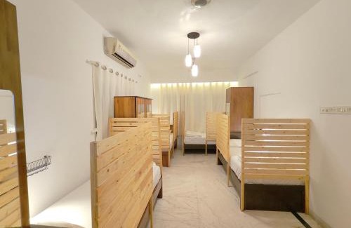 Yerawada Hostel | HOSHTEL99 - LUX - Stay, Cowork and Cafe - Luxurious Twin Bungalow