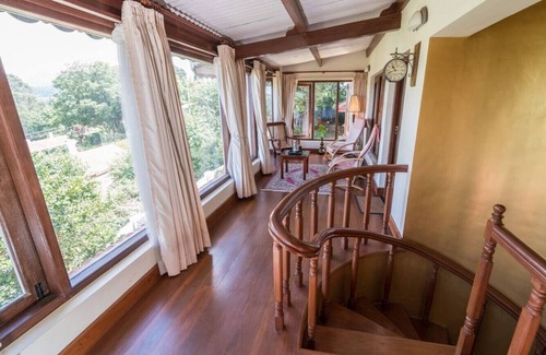 Coonoor Apartment | Hospitality Expert Royston: BBQ, Bonfire & Chef