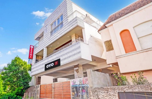 Guindy Hotel | Hotel ∙ 2 guests