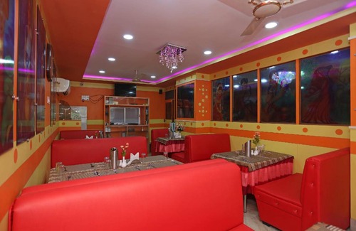 Asansol Hotel | Hotel ∙ 3 guests