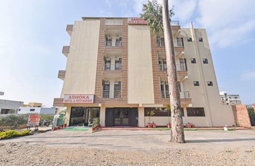 Faridabad Hotel | Hotel ∙ 3 guests