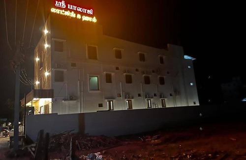 Tiruchendur Hotel | Hotel ∙ 3 guests