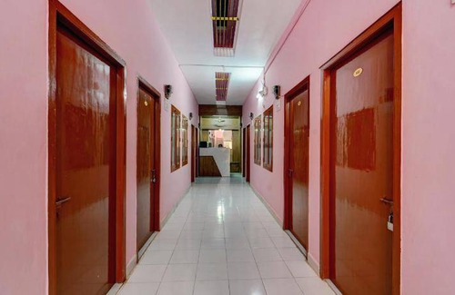 Triplicane Hotel | Hotel ∙ 3 guests