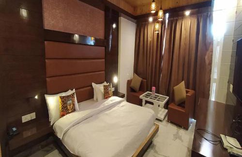The Mall Road Hotel | Hotel Atithi, Near Yes Bank, Mall Road, Mussoorie