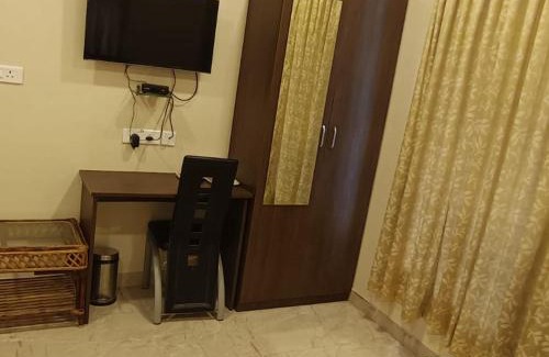 Aminjikarai Hotel | Hotel cute orange