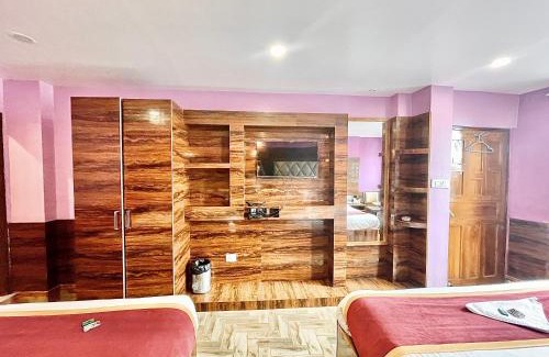 Darjeeling Hotel | HOTEL SHIVAM ! DARJEELING MALL ROAD hotel-at-prime-location and Spacious-Room with-wi-fi-availability
