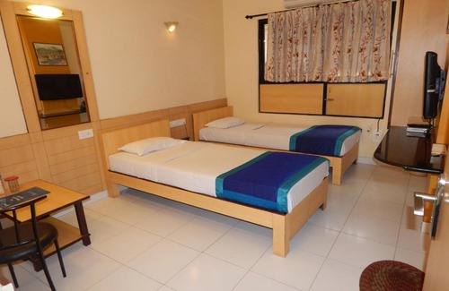 Central Pune Hotel | Hotel Suraj Classic
