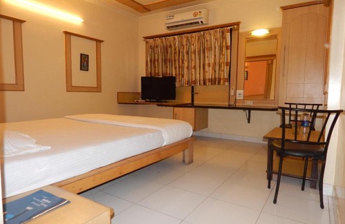 Central Pune Hotel | Hotel Suraj Classic