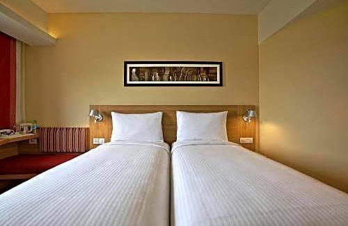 Thousand Lights Hotel | Ibis Chennai City Centre - An Accor Brand
