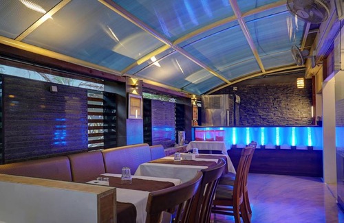 Hadapsar Hotel | 19 m² Hotel ∙ 3 guests