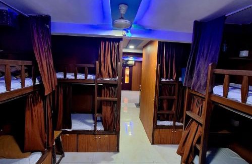 Sakinaka Hostel | Neon Nest Dormitory Suits Asalpha Metro