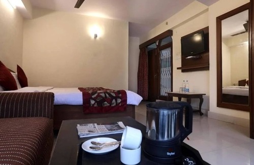 Mallital Hotel | Oak Shade Hotel