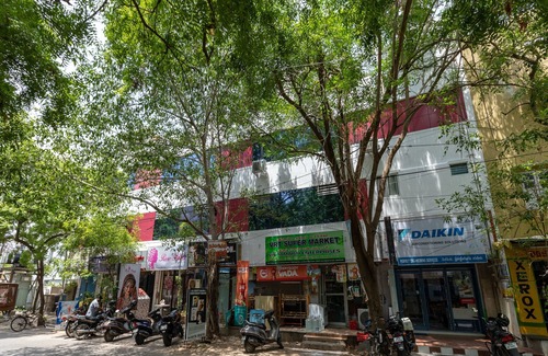 Adyar Hotel | OYO 16596 Akash Inn Elite